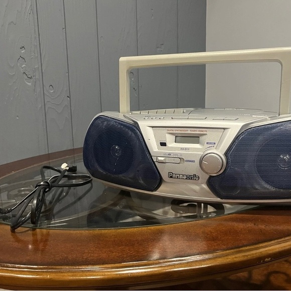 Panasonic Digital Synthesizer Tuner/‎ Remote Cassette and Disc,Radio - Picture 1 of 9
